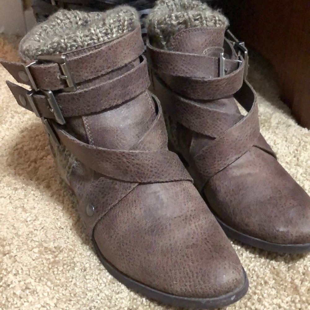 Brown sweater boots